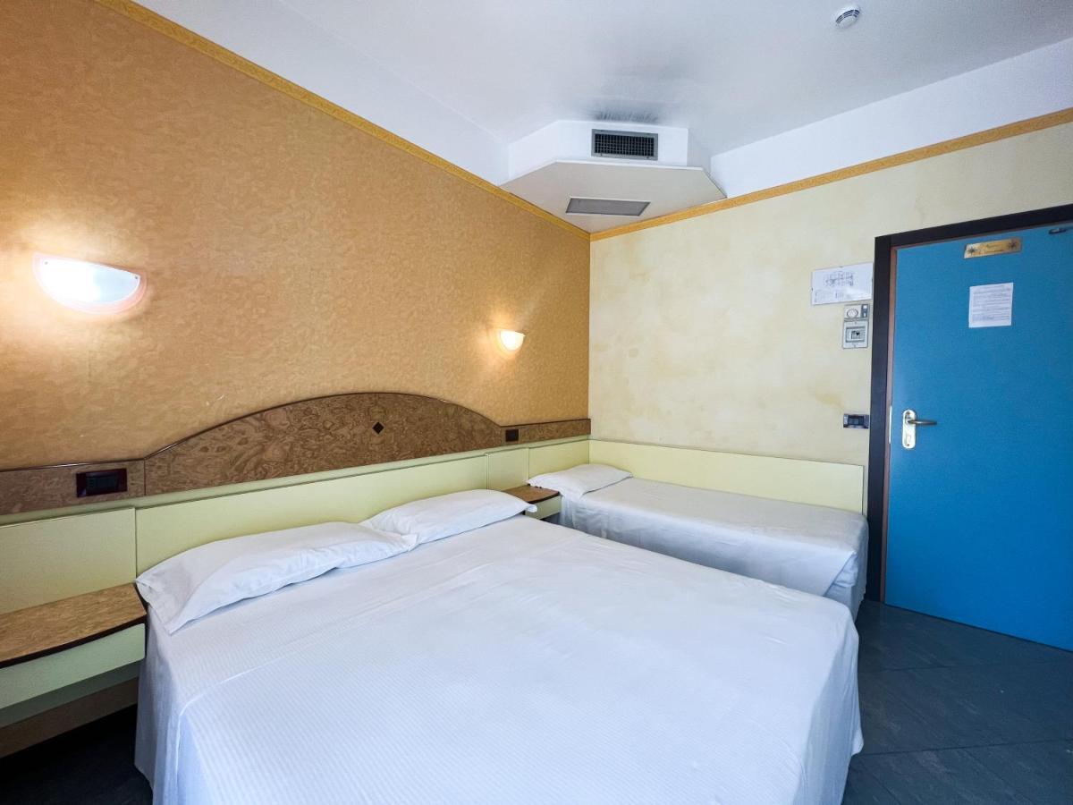 Hotel Soleblu Rimini Buitenkant foto