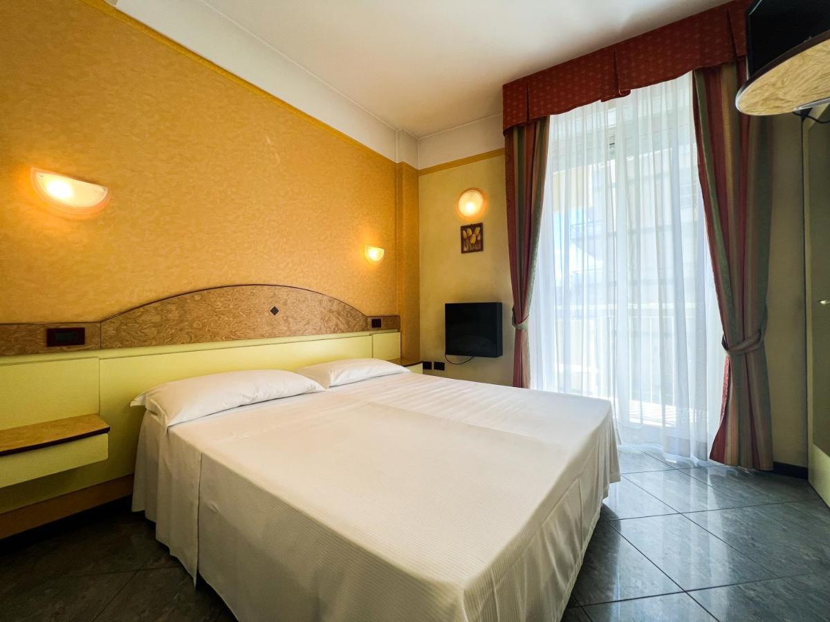 Hotel Soleblu Rimini Buitenkant foto