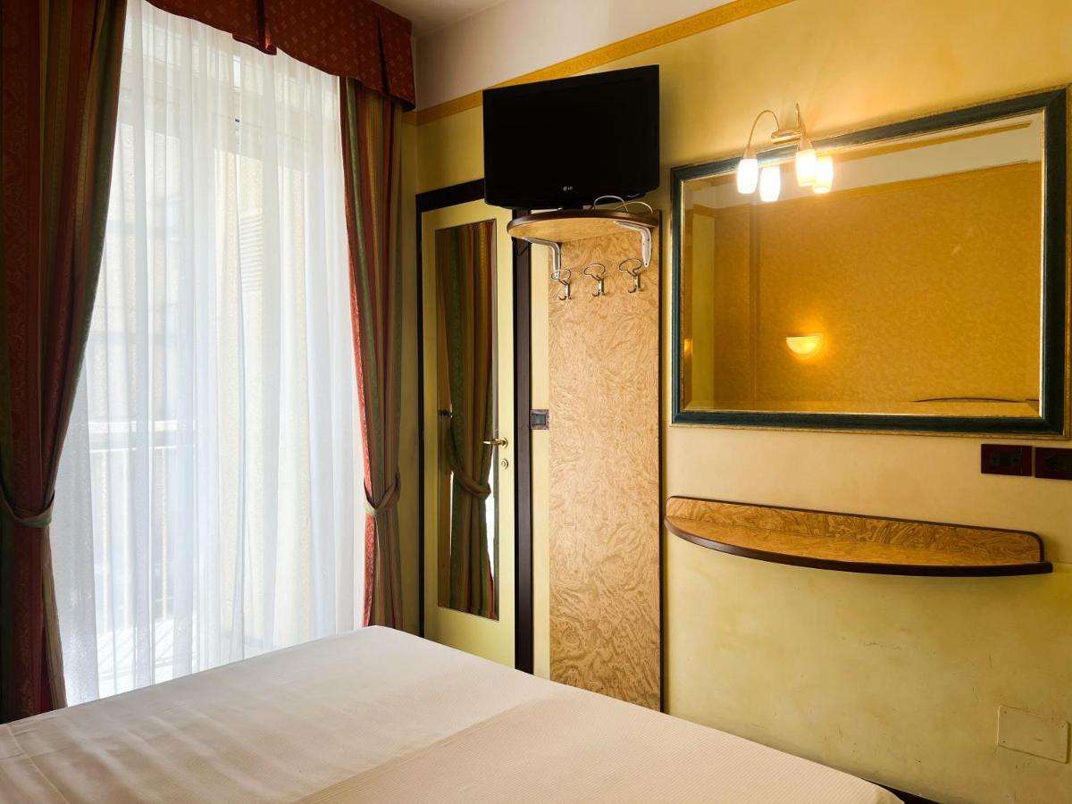 Hotel Soleblu Rimini Buitenkant foto