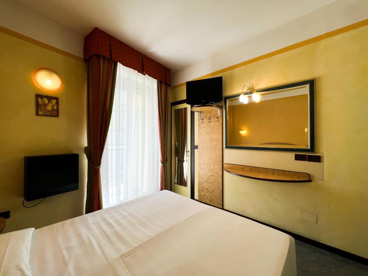 Hotel Soleblu Rimini Buitenkant foto
