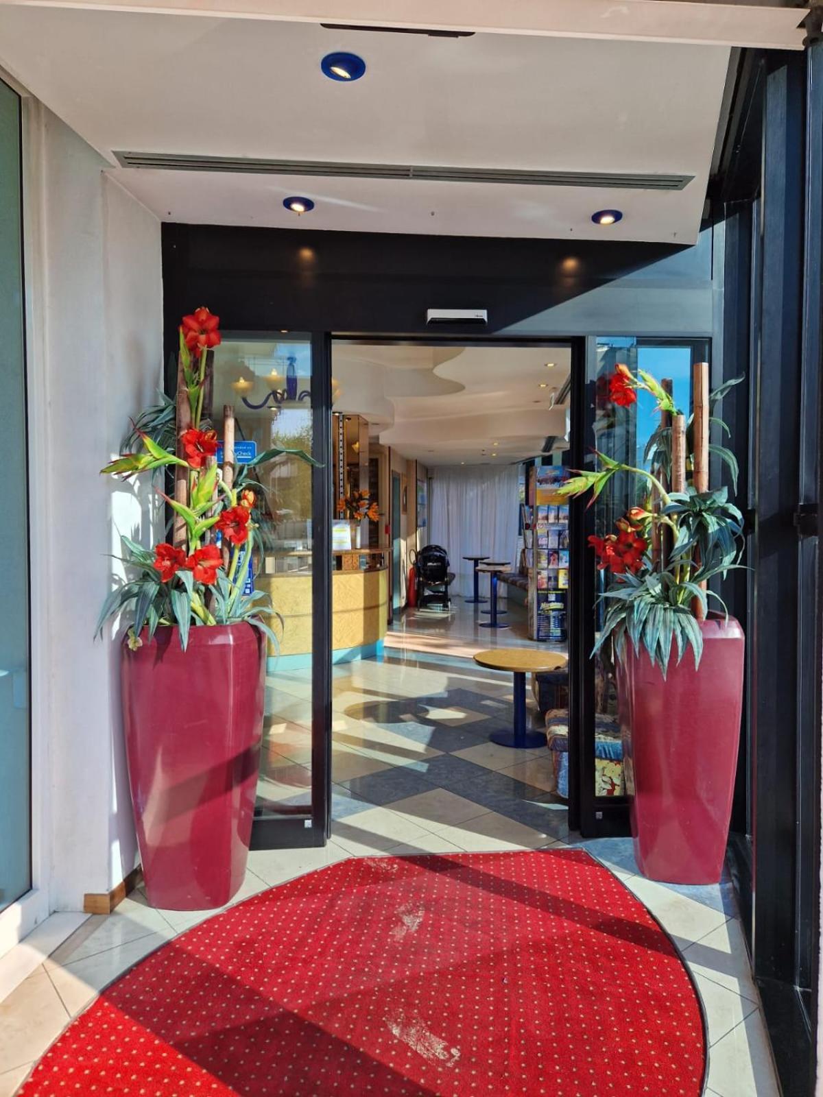 Hotel Soleblu Rimini Buitenkant foto